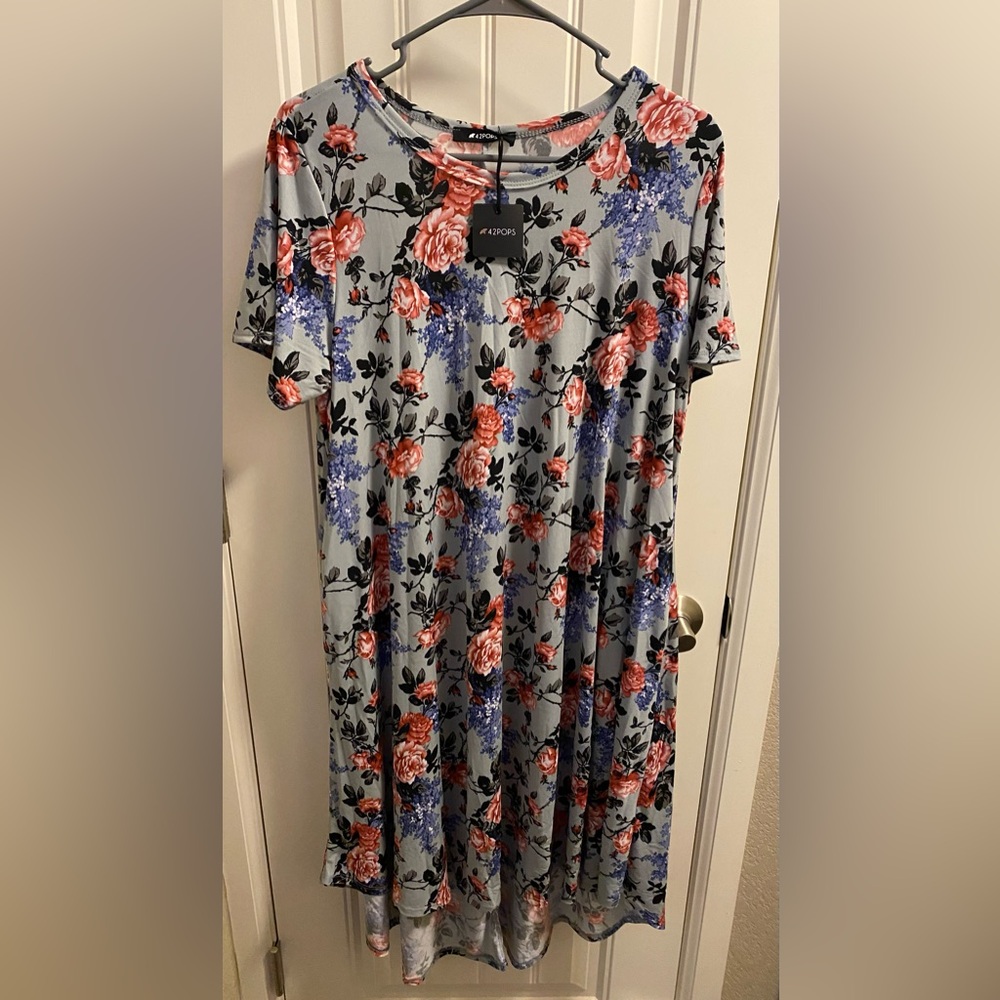 NWT 42pops 42 Pops 1X Dress Floral Stretch Roses Short Sleeve 1XL New